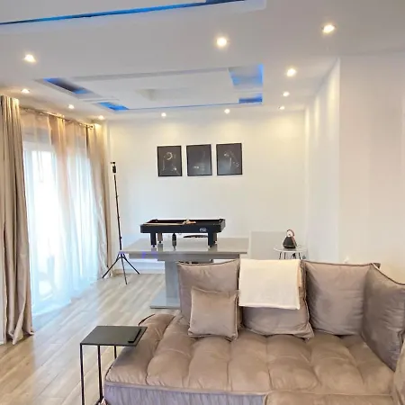 Big, Very Bright House Бове